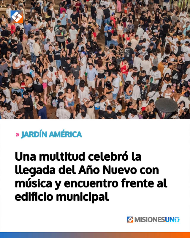 Una multitud celebró la llegada del Año Nuevo con música y encuentro frente al edificio municipal